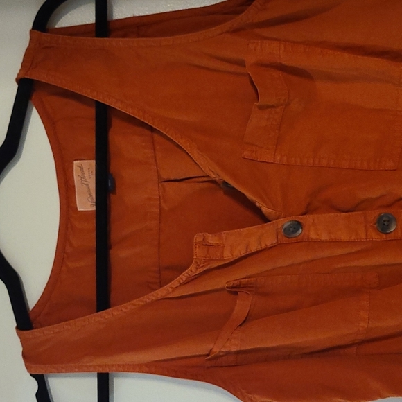 Button tank top - Picture 2 of 2